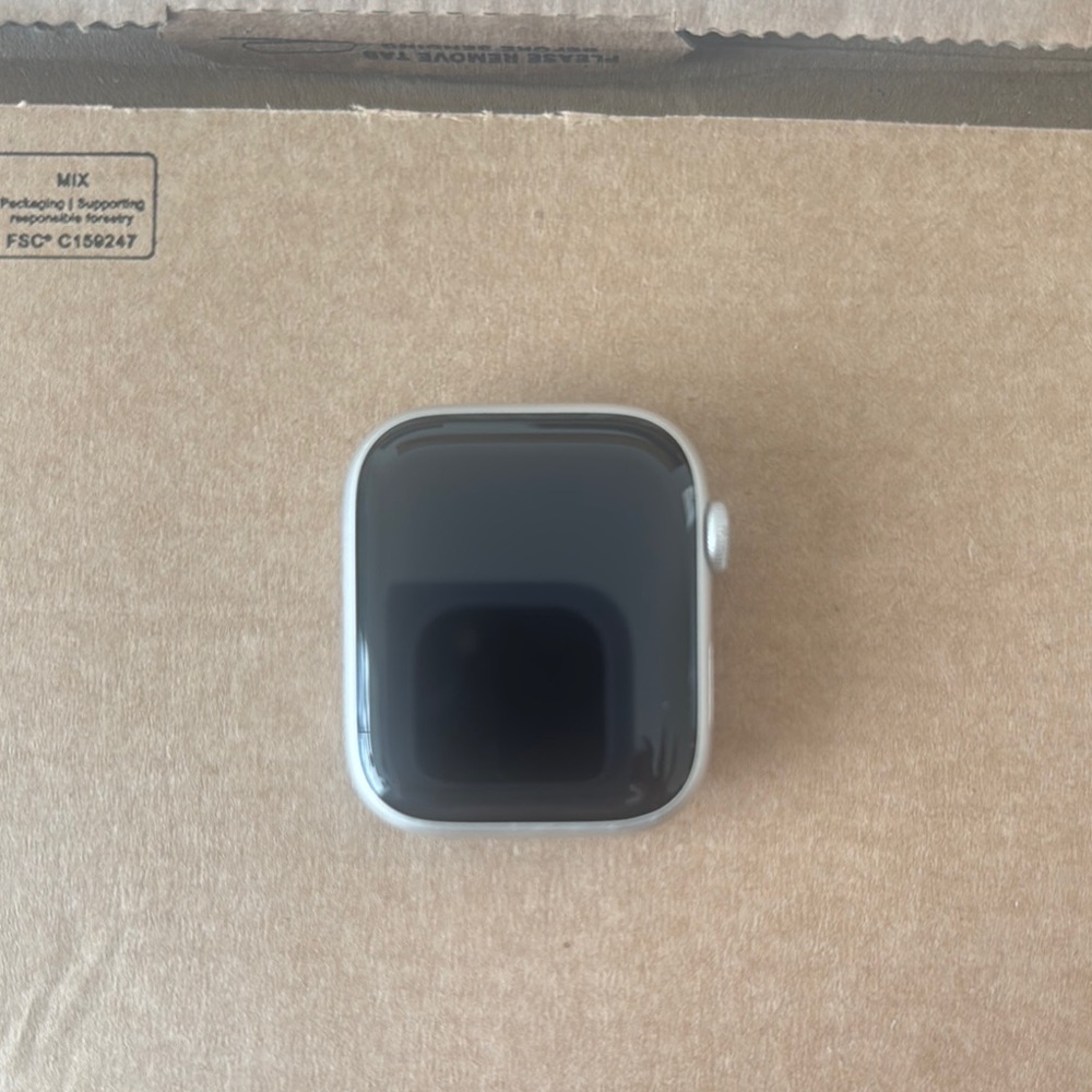 Apple Watch Series 7 (GPS + Cellular)